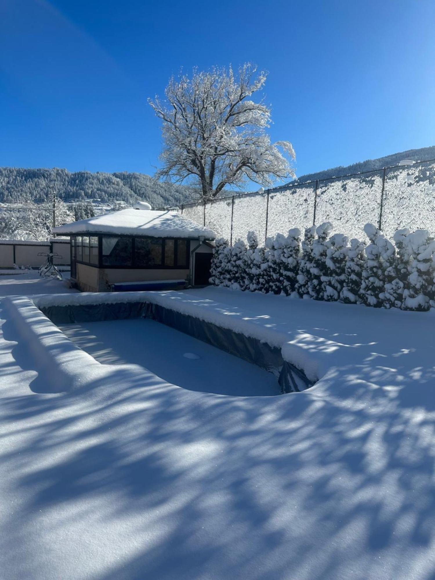 Villa Paradise ベリ・イスカ エクステリア 写真