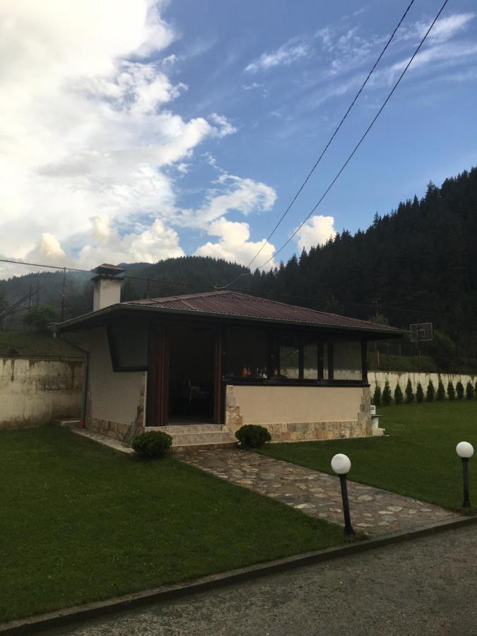 Villa Paradise ベリ・イスカ エクステリア 写真
